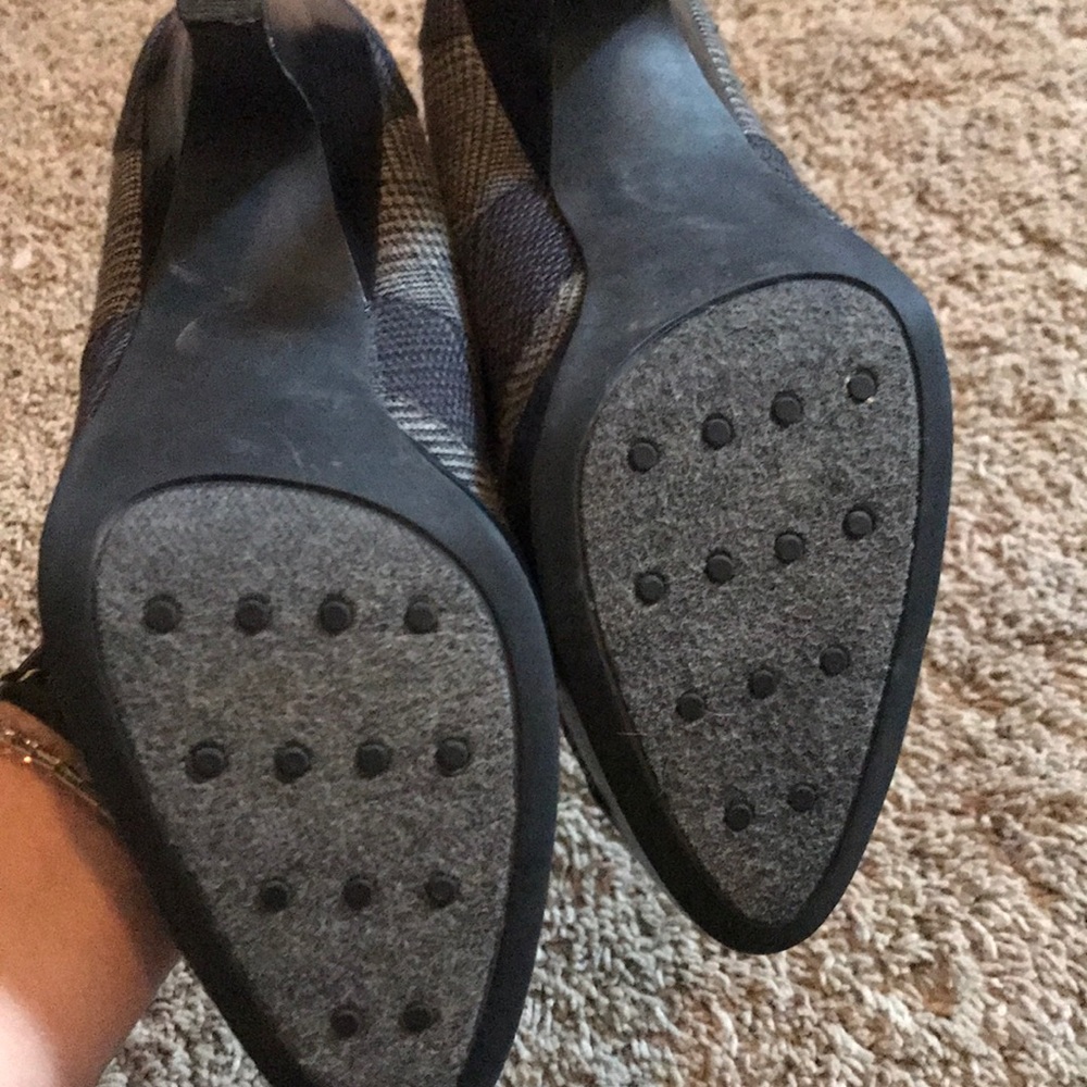 Issac Mizrahi/Target patchwork heels - Picture 3 of 3